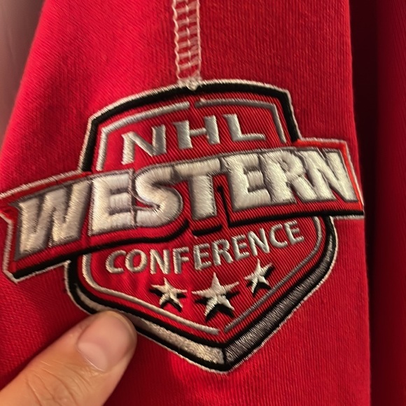 Men’s Calgary Flames Pullover Sweater - Picture 4 of 5